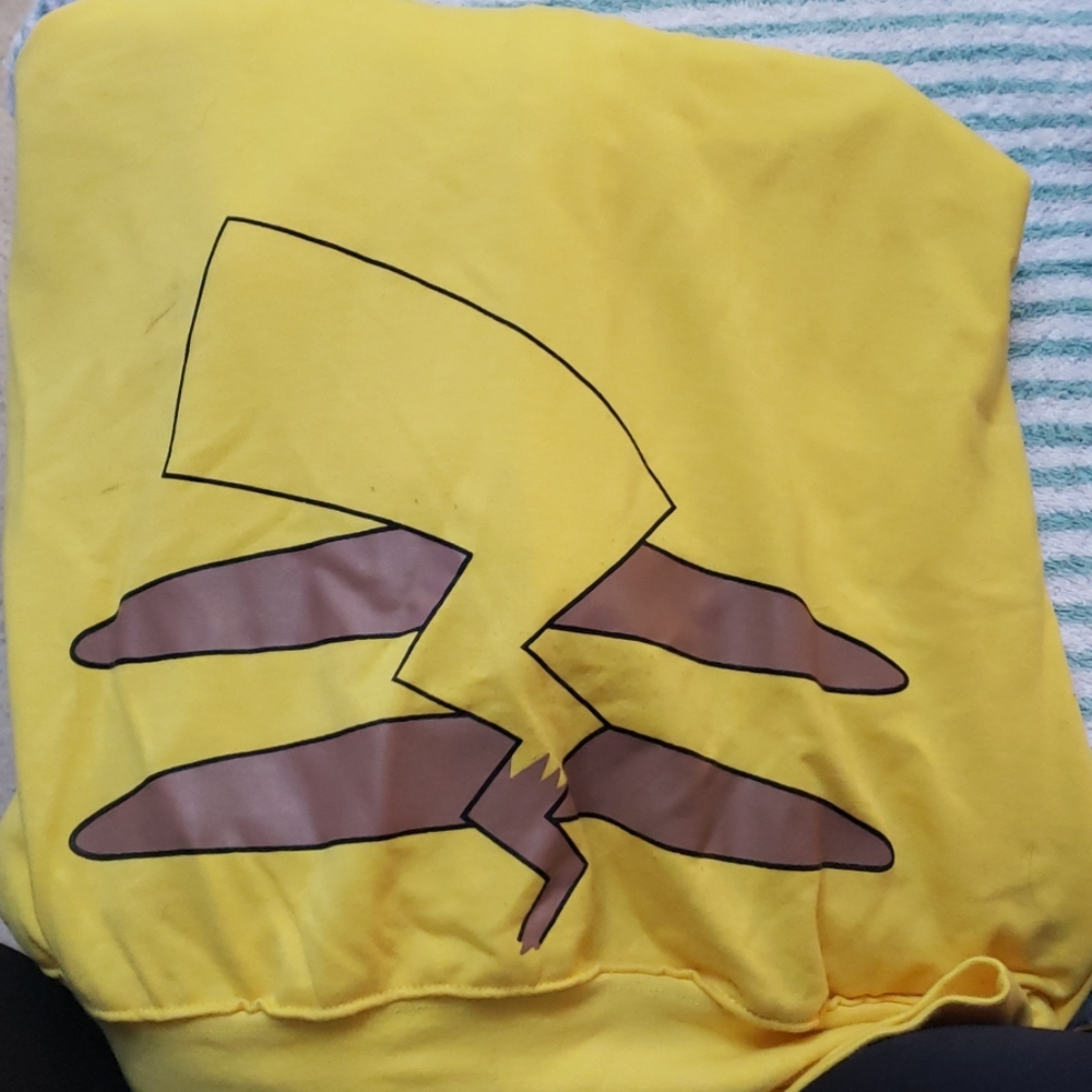 Pikachu jacket - Picture 2 of 2